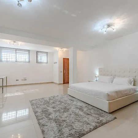 Juliet Villa Costa Adeje