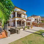 Juliet Villa