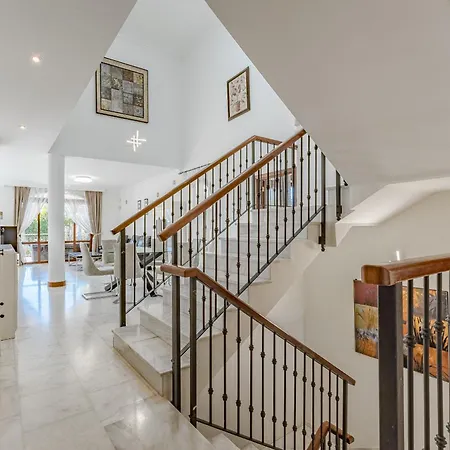 Juliet Villa